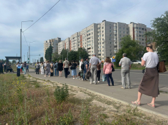 Многометровый коллапс постиг утреннюю остановку в Воронеже