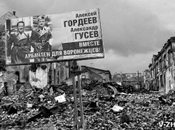 Скандал! Воронежского губернатора Гордеева вместе с заместителем Гусевым нарядили в фашистскую форму