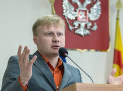 Воронежский активист призвал перевесить скандальную табличку Стерлигова на здание мэрии