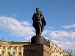 В День памяти и скорби воронежские власти перекроют движение около памятника Черняховскому