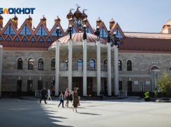 Одну из сказочных фигур демонтировали у кукольного театра в Воронеже