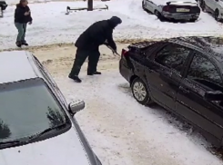 Коммунальщиков заподозрили в постановочной уборке воронежского двора 