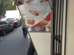 В Воронеже следователи ищут тех, кто пытался спасти убитую продавщицу на Куколкина