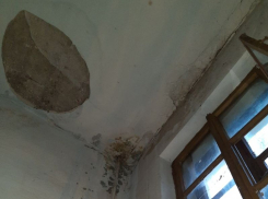 Вину за ужасное состояние дома на проспекте Труда коммунальщики переложили на воронежцев