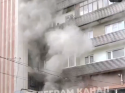 Популярный ресторан загорелся в центре Воронежа – опубликовано видео