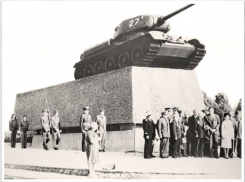 Памятник танку Т-34 открыли 43 года назад на проспекте Патриотов в Воронеже