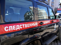 Следователи Воронежа просят горожан помочь установить личность погибшего во дворе дома мужчины