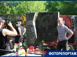 Как выглядит могила Юрия Хоя после пожара в Воронеже