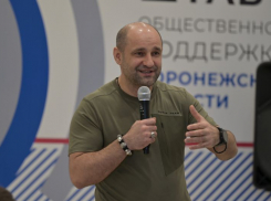 Легендарный командир «Спарты» и герой ДНР Артем Жога встретился с воронежскими общественниками