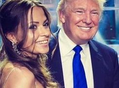 Блоггерша из Воронежа, кормившая кошку черной икрой, опубликовала свои фото с Дональдом Трампом