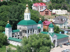 В Воронеже мужчина попытался украсть золото из иконы в храме Святителя Митрофана