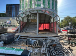 Надземный переход у воронежского автовокзала открыли после ремонта, но есть нюанс