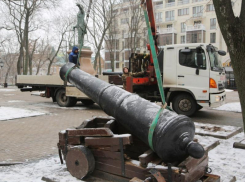 Стало известно, почему из Петровского сквера исчезли пушки