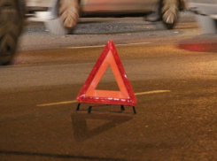 Под Воронежем пьяный мужчина заснул на дороге