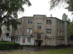  Воронежцы могут оказаться под завалами разрушающегося 90-летнего дома 