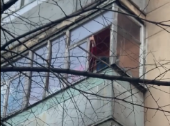 Развеселившийся воронежец угостил своей музыкой весь двор 