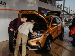 В Воронеже со вкусом представили обновленный LADA XRAY Cross 