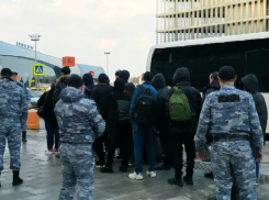 Воронежские приставы отправили на родину 16 нелегалов