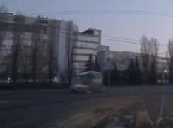 Момент ДТП с 4 погибшими сняли из соседней машины в Воронеже