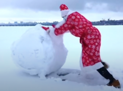 Как Дед Мороз в маске гнал 2020-й год из Воронежа