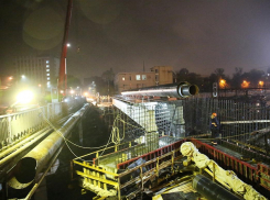 12 часов без воды: виадук у «Работницы» подготовили к переносу коммуникаций