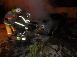 В Воронеже дотла сгорела дорогая японская иномарка 