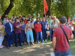 Сотня воронежцев вышла в парк на борьбу с вонью