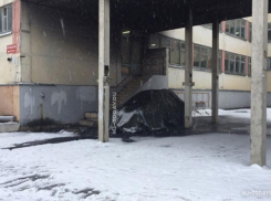 Внедорожник директора школы сожгли под Воронежем 