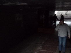 Жалкий переход с гнетущей атмосферой вновь остался без освещения в Воронеже