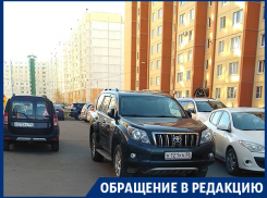 Land Cruiser с блатными номерами испортил утро воронежцам