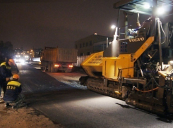 Застройщик в Воронеже своими силами ремонтирует проблемную муниципальную дорогу