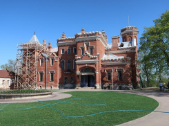 Под Воронежем на дворец Ольденбургских постелили дырявую крышу