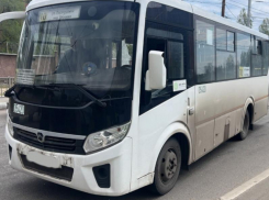 Маршрутка с 18 пассажирами врезалась в грузовик в Воронеже 