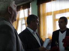 В Лисках избиратели на дому голосуют меньше, чем за 2 минуты