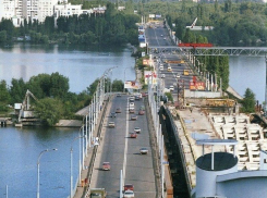 Воронежцам напомнили о зловещем восстановлении Чернавского моста