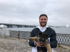 Милейшую фотографию с щенком сделал Макс Корж в Воронеже
