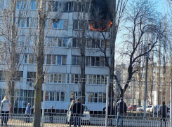 Столбы чёрного дыма поднимаются в небо в Северном микрорайоне Воронежа
