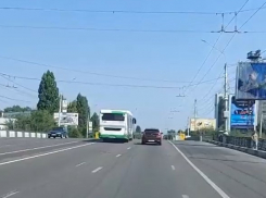 Автобус испугался неработающей выделенной полосы в Воронеже