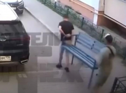 Загадочное исчезновение лавочки вызвало вопросы у воронежцев