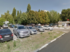 Застройка скандального сквера на Лизюкова приняла неожиданный оборот