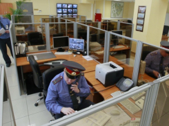 В Воронеже мужчина ночью ограбил квартиру через незапертую дверь