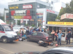 В Воронеже 18-летний мотоциклист влетел  в «Газель», а затем в легковушку 