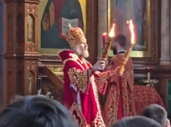 Благодатный огонь из Иерусалима доставили в воронежские православные храмы