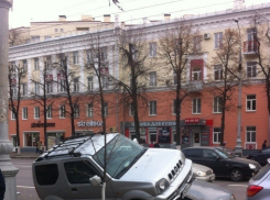 В Воронеже «Лада» влетела в пять авто и оказалась под  «Suzuki» 