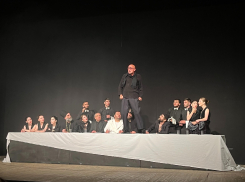 Театр из Южной Осетии впервые приехал в Воронеж и показал экспериментальный спектакль