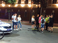 Lexus сбил велосипедиста на перекрытом проспекте Революции в Воронеже