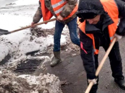 Почему воронежцам самим нужно убирать снег, объяснили в мэрии