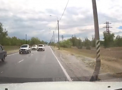 Ловкий уворот от вылетевшей на встречку «Гранты» попал на видео в Воронеже 