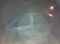 В Железнодорожном районе подожгли машину