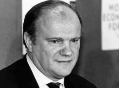 Коммунистический босс Зюганов в 90-е обещал взять под крыло бизнес Воронежа